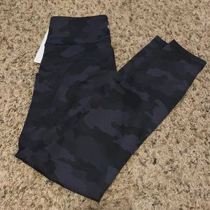 Lululemon invigorate HR tight 25”